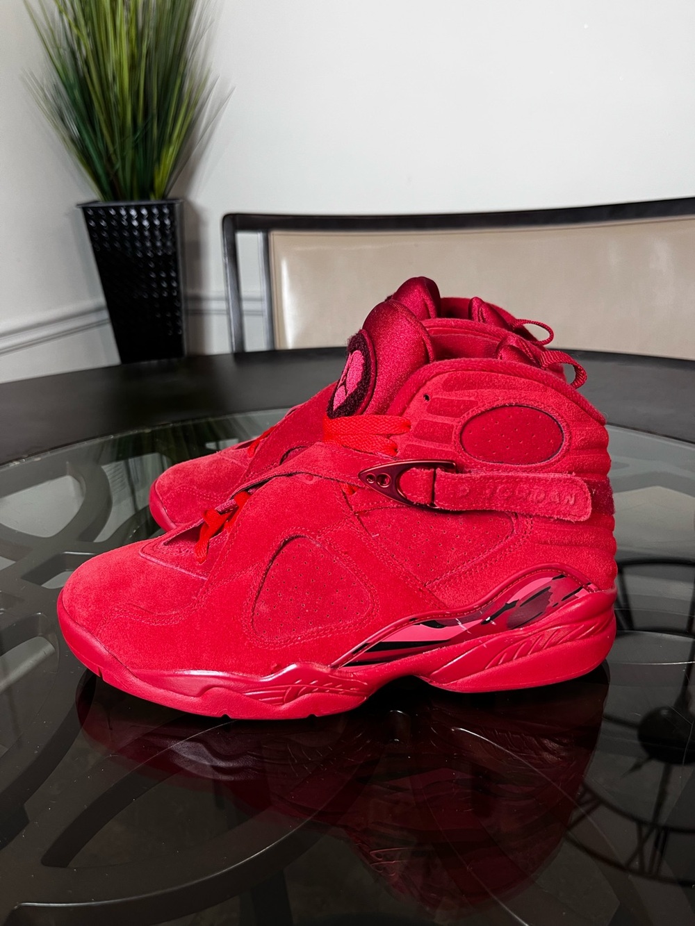 Nike Air Jordan 8 Retro
Valentine's Day Women's Sz
8.5
